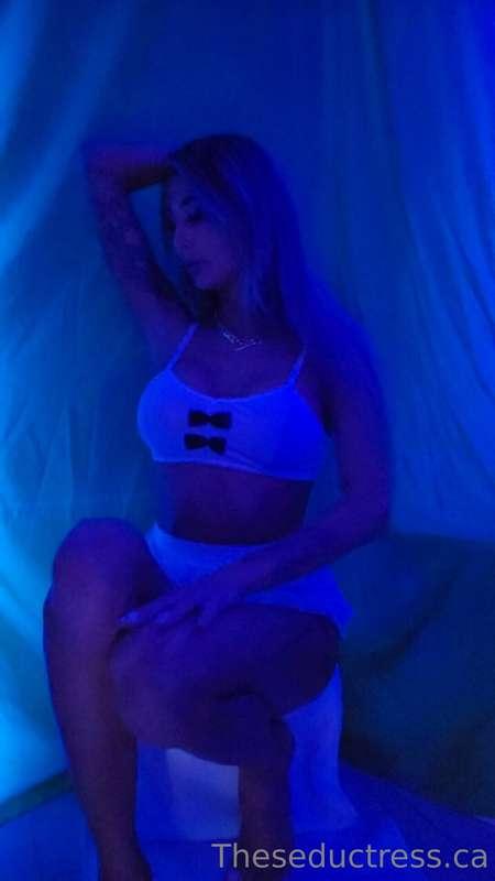 seductress image #1