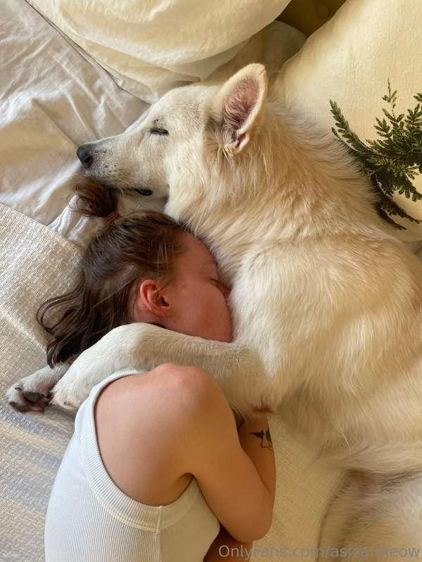 My usual morning always looks like this🐶 It's so hard to get..