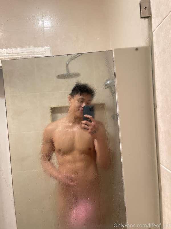 🎮 Let’s play a GAME! 👾🥳 I bought a new bath mat 🤣 Guess how ..