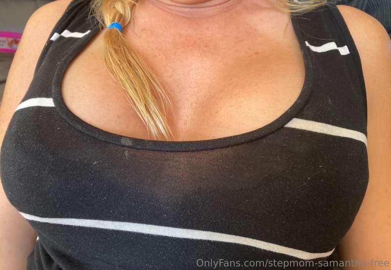 Would you look 👀 at my Boobs baby? 💋 
