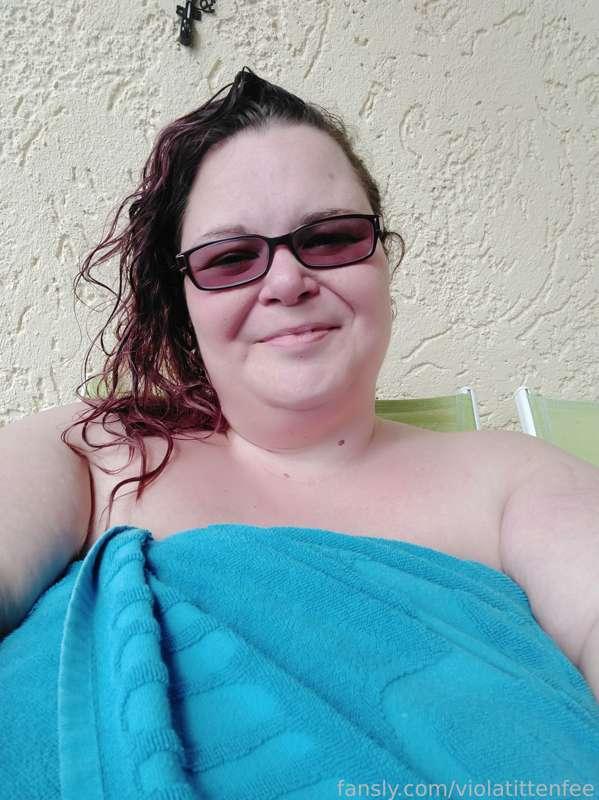 I wish you a nice and relaxed sunday! ❤️🏖️ I'm enjoying this sunny day on my balcony 🌞🏖️