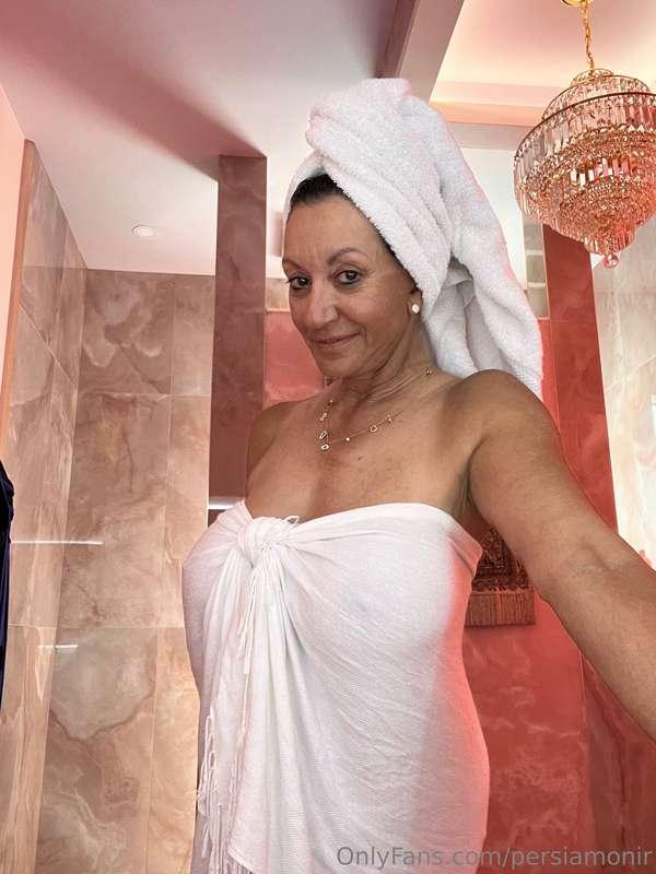 Fresh out of the shower. Soft bush, smooth legs.