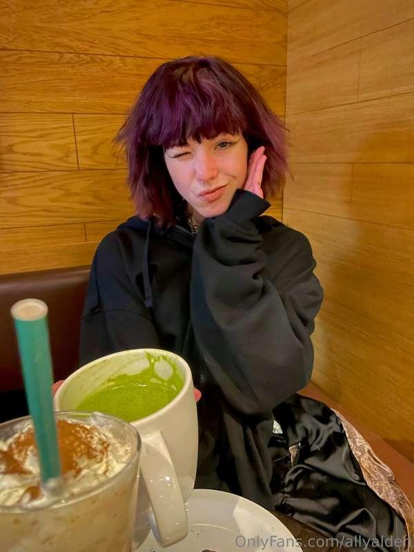 warm cup of matcha to warm my insides🍵 hmmm i wonder what el..