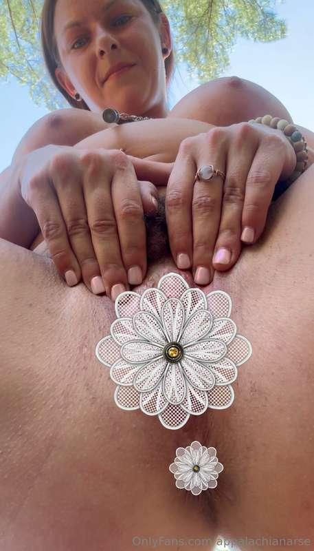 Cum in me or pull out? 🌝