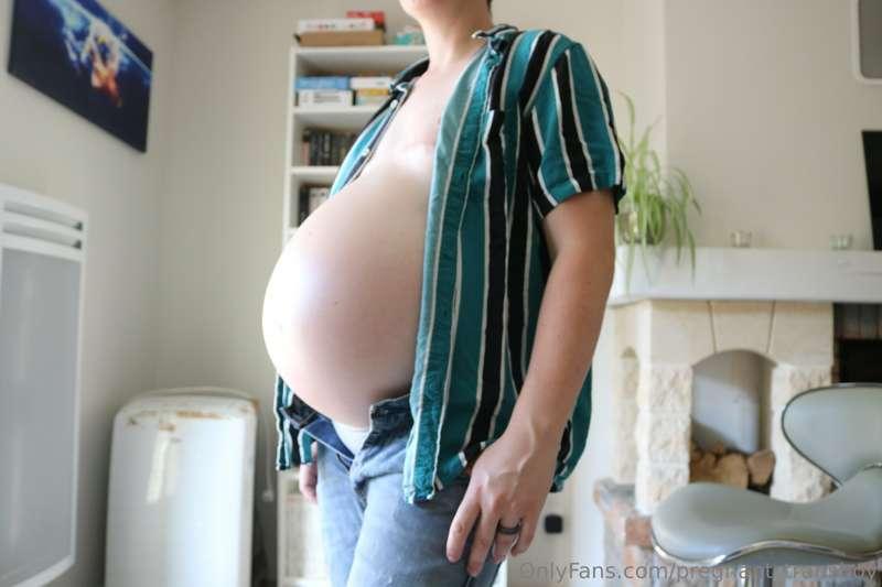 pregnant_transboy image #1