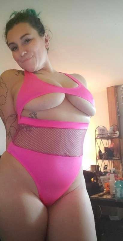 Swipe to end your Titty Tuesday properly thanks to @fckitlet..