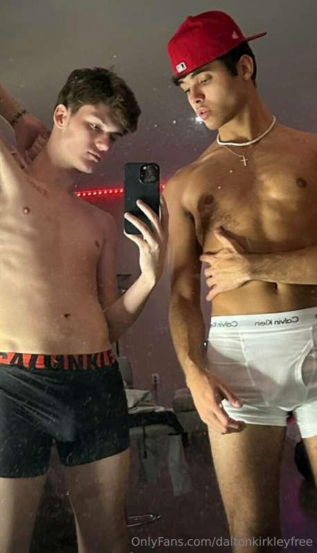 Before and after the shower 😜 msg me for our shower vid 💦😈 @..