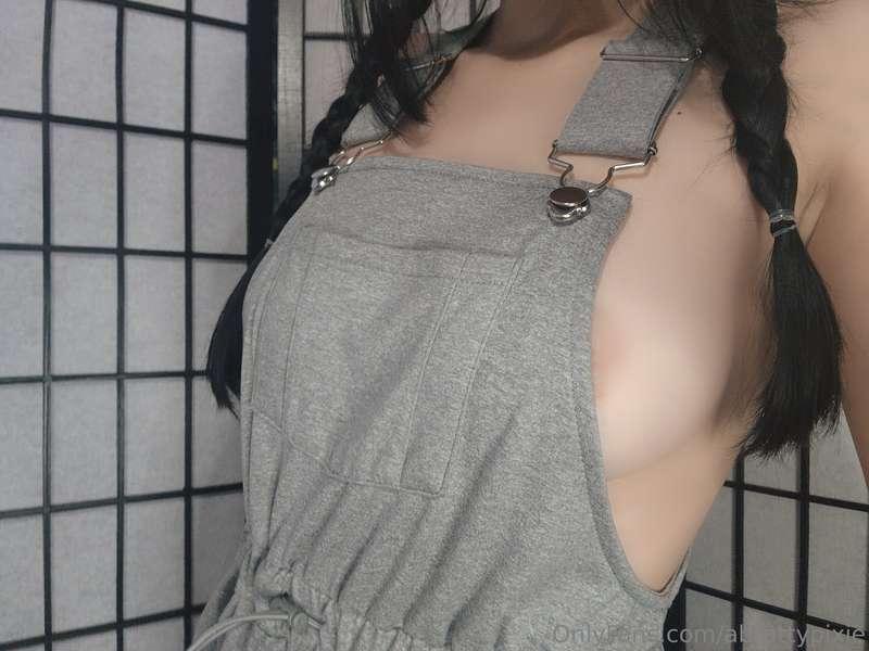 got overalls. 