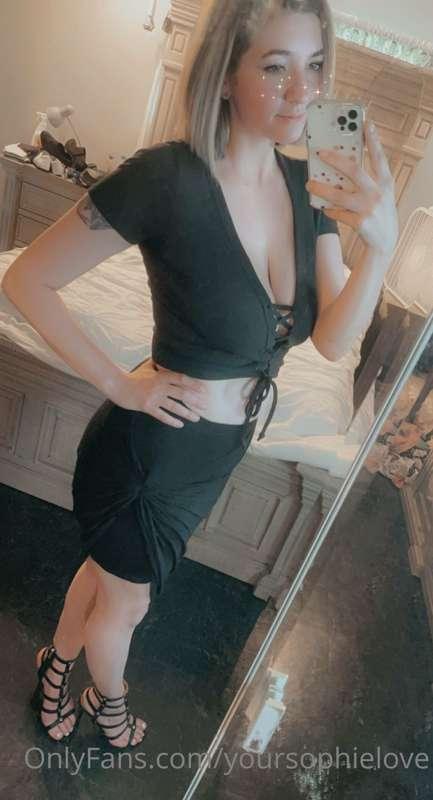 How do you feel about a tall woman in heels? 😘