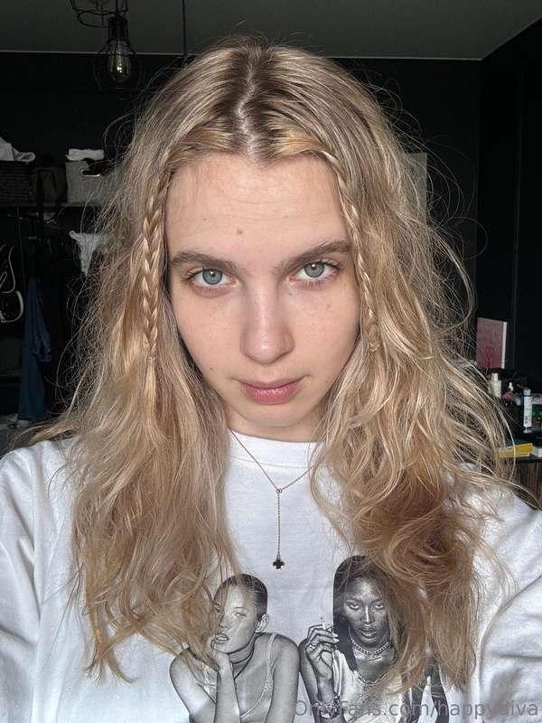 Stylish hairstyles with braids on the front strands - this i..