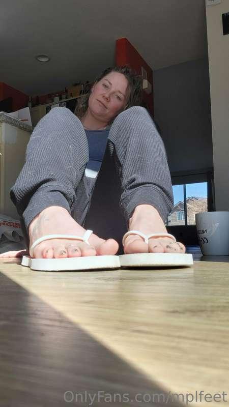 Would you warm them better than the sun?
🥶👣🌞