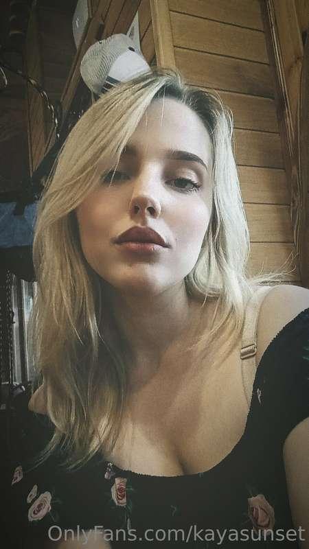 Hi, tell me about your first sex experience ?