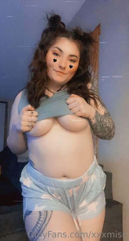 just wanted to share a photo of me and what i’m looking like..