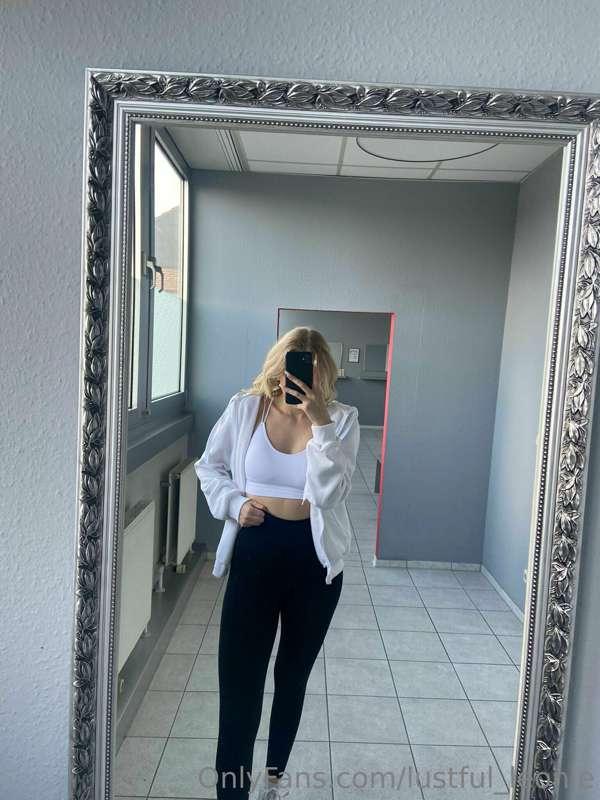 In love with the bra 🤍