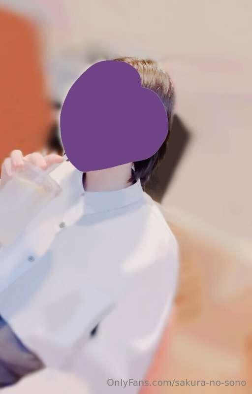 1枚目：レモンスカッシュを飲む苑乃ちゃん🍋 2枚目：←桜乃ちゃん　苑乃ちゃん→ 　　　(頭をくっつけ合っています👩‍❤️..