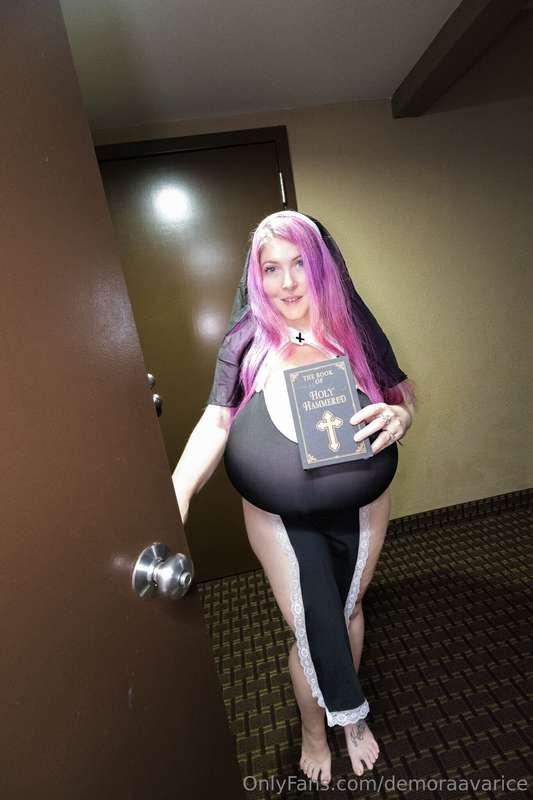 demoraavarice image #2