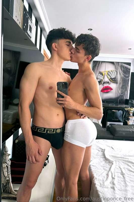 Do you like Twink Sex? Wanna see what I did with my sexy fri..