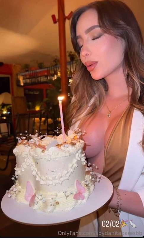 I love to blow (candles)😋