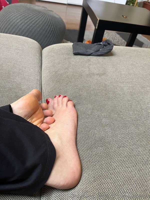 honestly I could really use a nice foot massage….😌