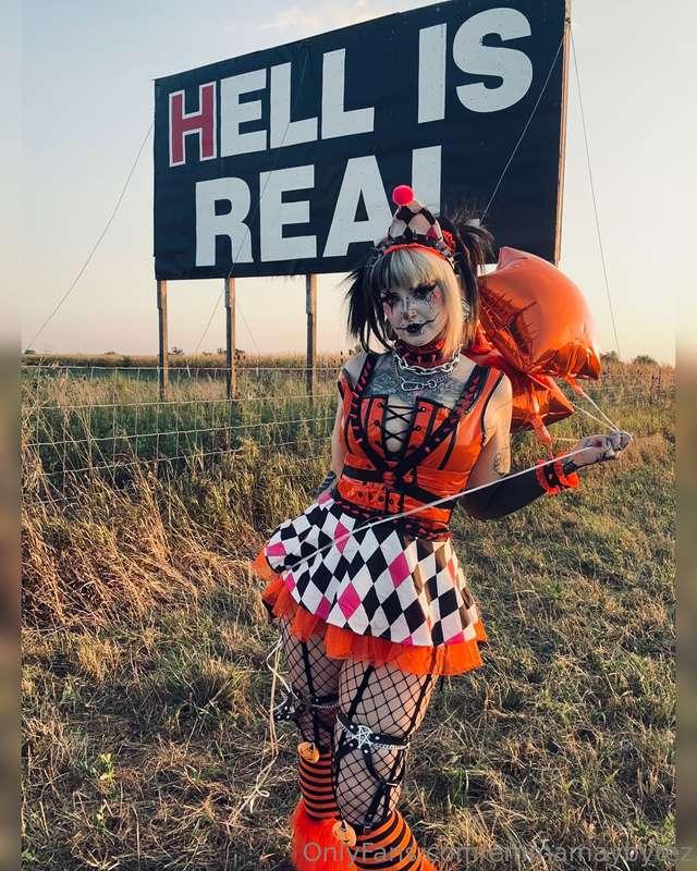 Don’t miss out on my clowngirl sets🖤 will be making one more..