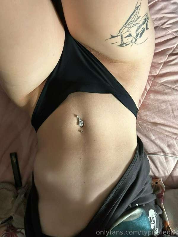 cover my tummy and we can take pretty pics? 💦📷