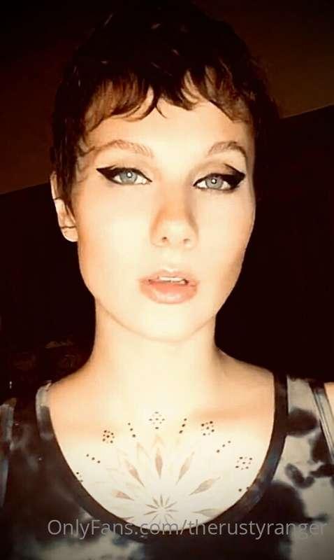 Up close .. do you like my eyes?