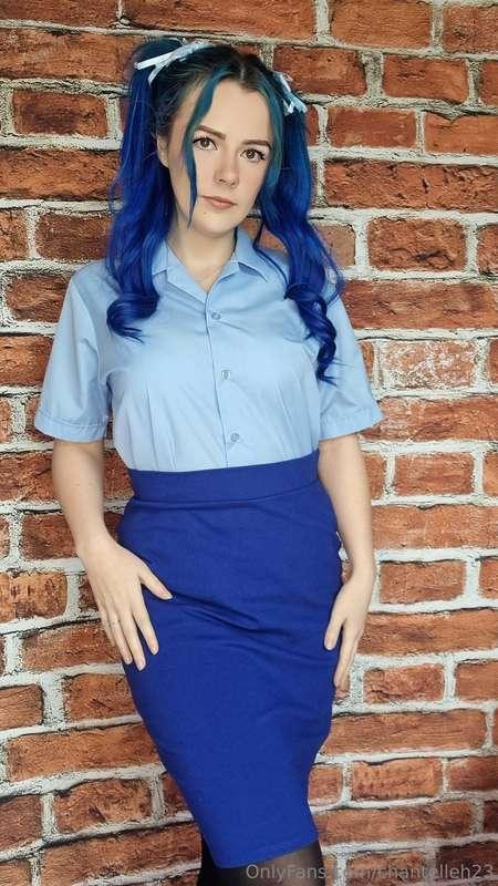 Name this outfit in 1 word 💙