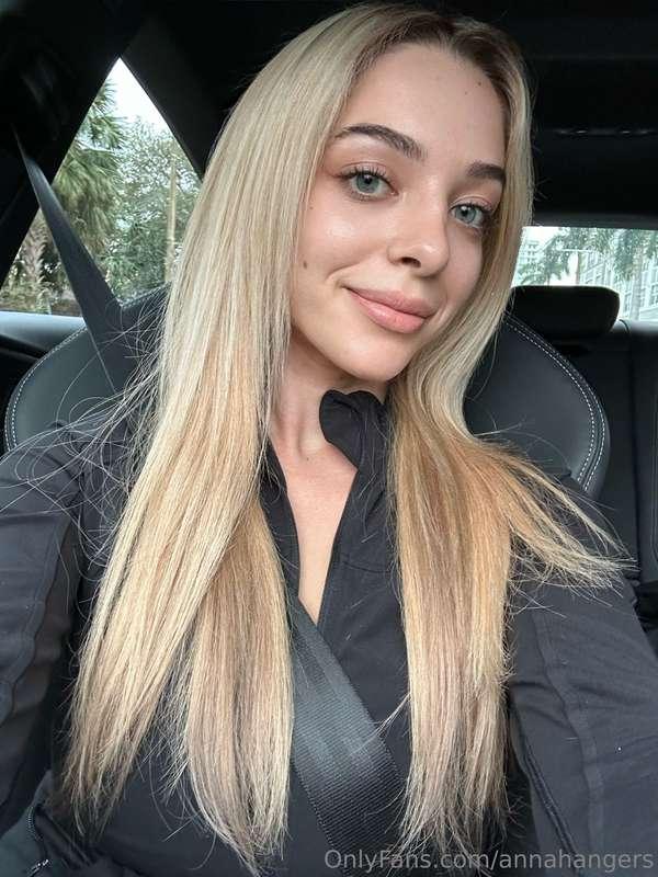 Don’t just stare… tell me what you’d do if you were here 😏