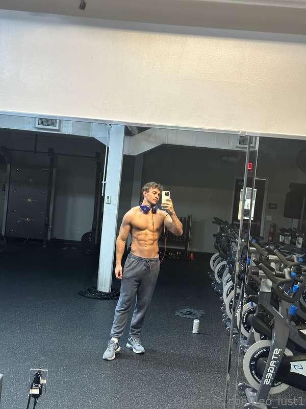 leo_lust1 image #1