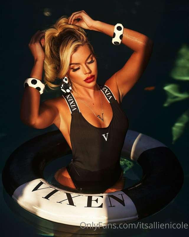 Have you seen my vixen angel shoot yet?❤️‍🔥