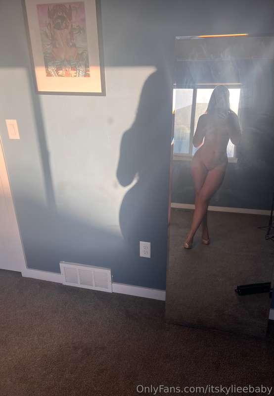 heels and my birthday suit ;) ps my bday is so sooon💞