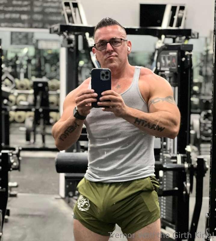 Worship this massive bulge and get me hard