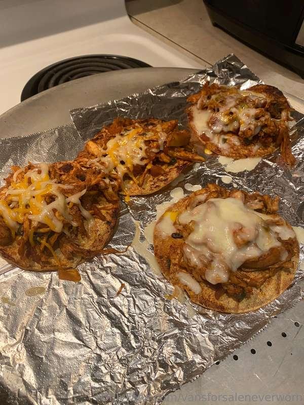 Made honey garlic barbecue chicken tostadas 😋🖤