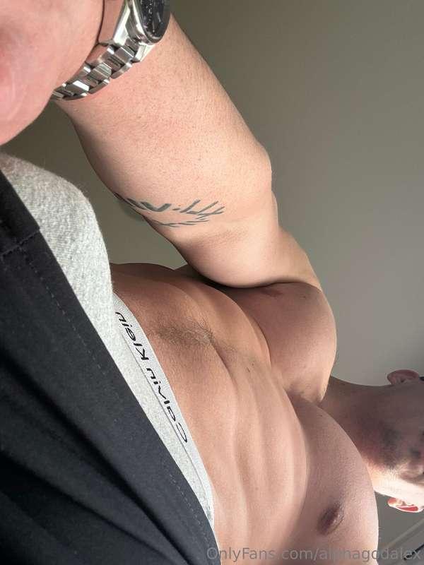 A close up to melt your subby brain 😏