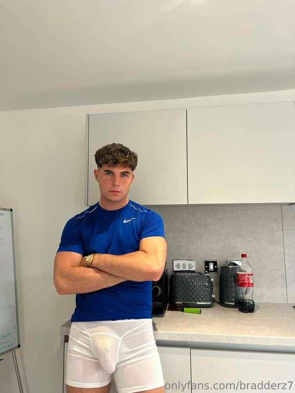 Was trying to pick out an outfit for the gym but couldn’t de..