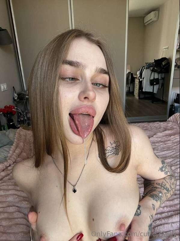 I love dirty sexting 🥵 When I shoot a castom I get a real or..