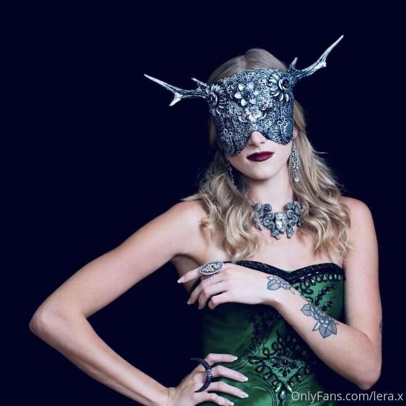 Happy New Years! 💋
Here is a little shoot I did for @anastas..