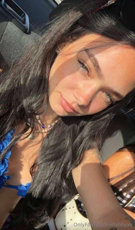 my college bestie @kinsleypaige just started her first OF 🥹F..