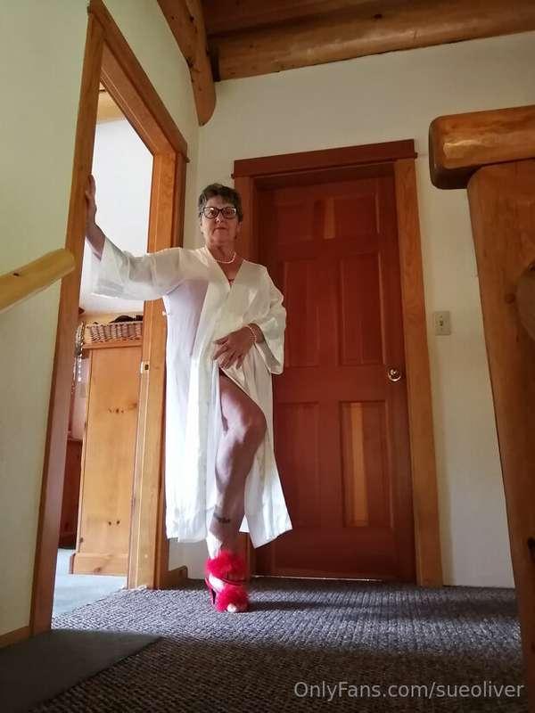 Join me at the Cabin Darling Hello my darlings... It's good ..