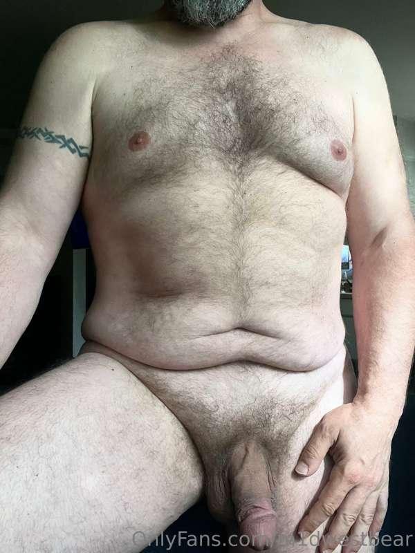 Just in front of my wide open window... Nothing to see here ..