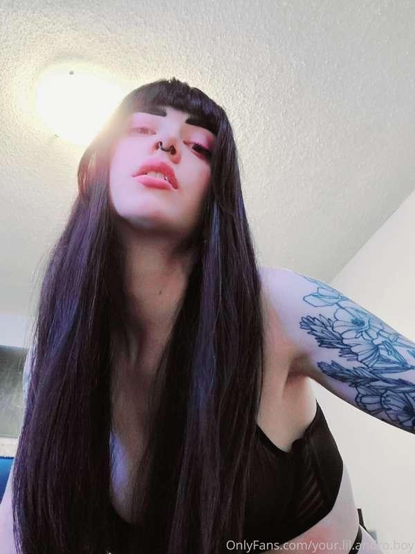 Customs are DONE and in Editing for last week's orders 💋💋💋 I..