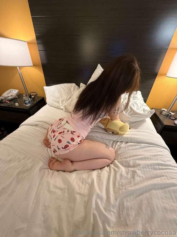 Who wants a sleepover😜🤭💋💕🕸️🕷️