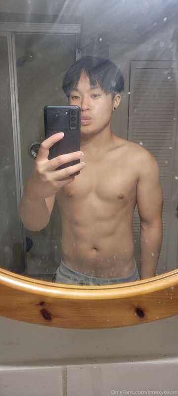 Dirty mirror for a dirty boi. Going to sleep early today bec..