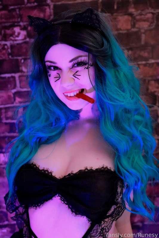 I'll be on cb tonight 9pm for Halloween in January stream! (Linking a pic in a bit!) 