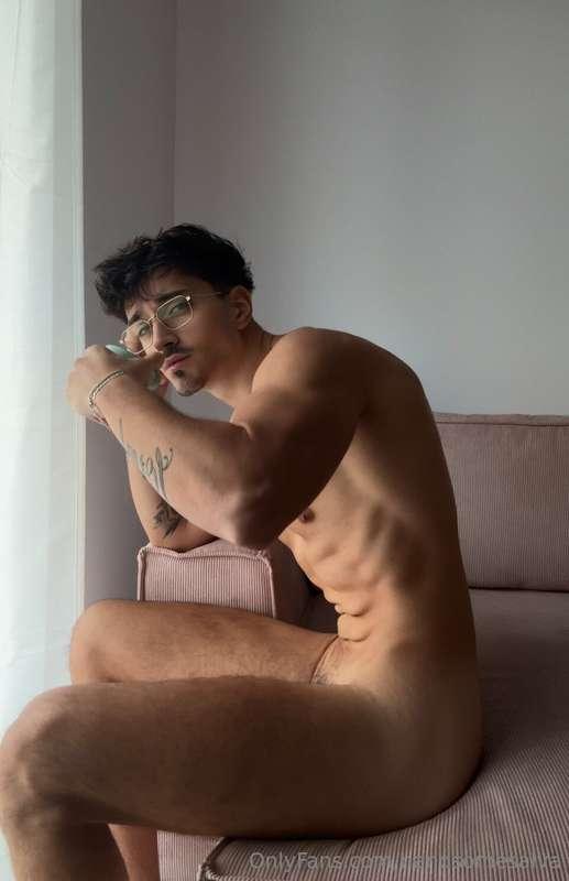 Do you want to sit on my lap?😈💦