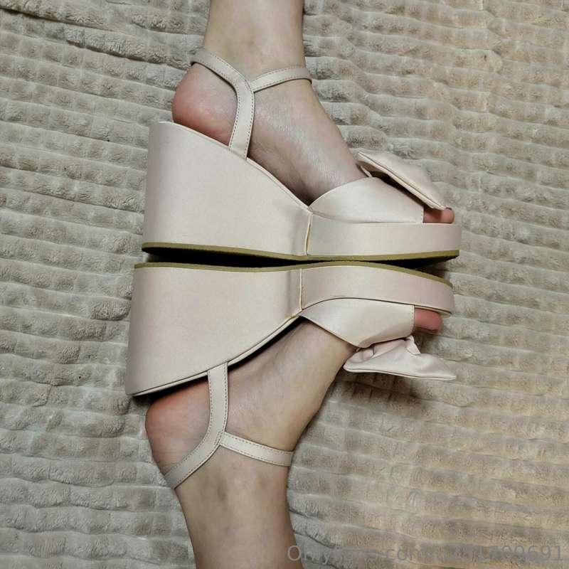 Pink dreams 🩷🩷🦶🦶👣👣👠👠🔥🔥