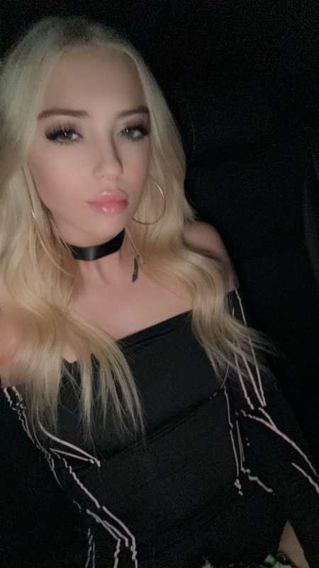 Talk to me 😚