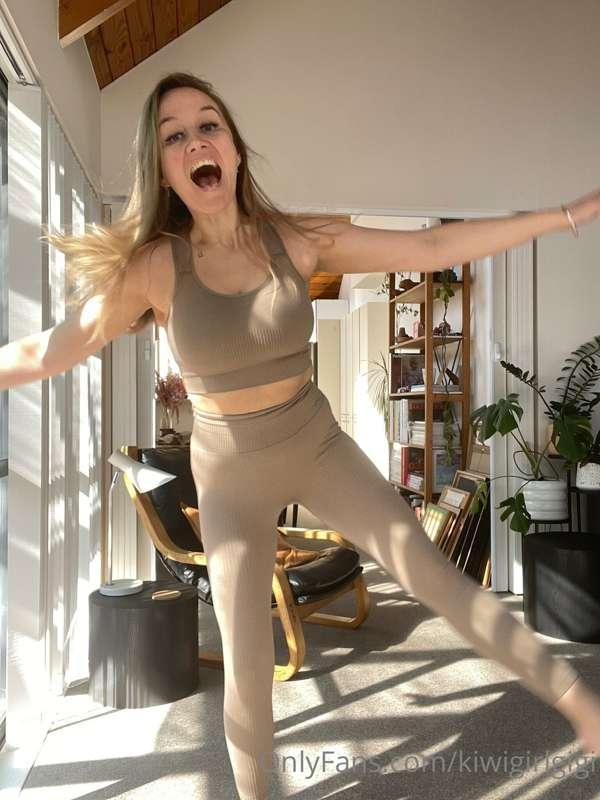 kiwigirlgigi image #1