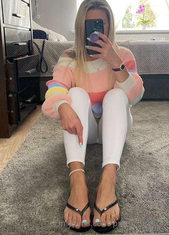 𝐻𝑖𝑡 𝑡ℎ𝑒 ❤️ 𝑖𝑓 𝑦𝑜𝑢 𝑙𝑖𝑘𝑒 𝑚𝑦 𝑛𝑒𝑤 𝑡𝑜𝑒𝑠 𝑐𝑜𝑙𝑜𝑟 💋
