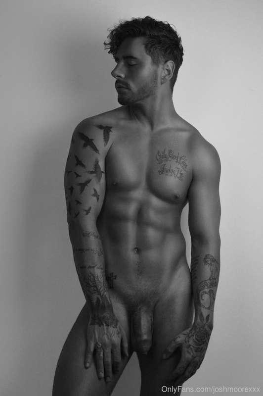 Does black and white suit me ?